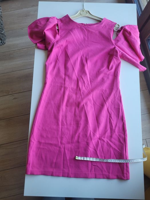 Różowa sukienka na każdą okazję 36