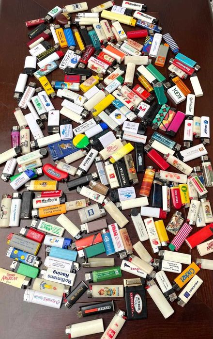 Isqueiros antigos sem gás