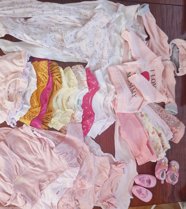 Paka zestaw ciuszków dla dziewczynki w rozmiarze 74/80