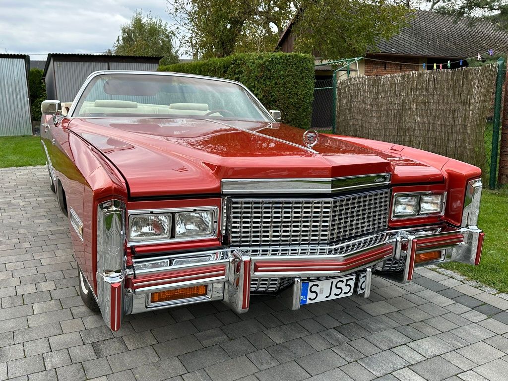 Zabytkowy cadillac  cabrio samochód do ślubu auto do ślubu kabriolet