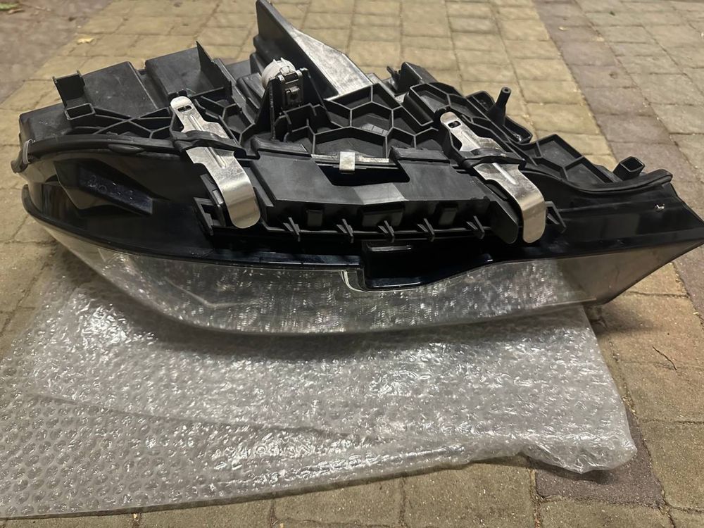 Лазерна фара bmw g20 2020