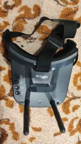 В наявності FPV Шолом для дрона, 5.8G, 40 каналів, аналоговий сигнал