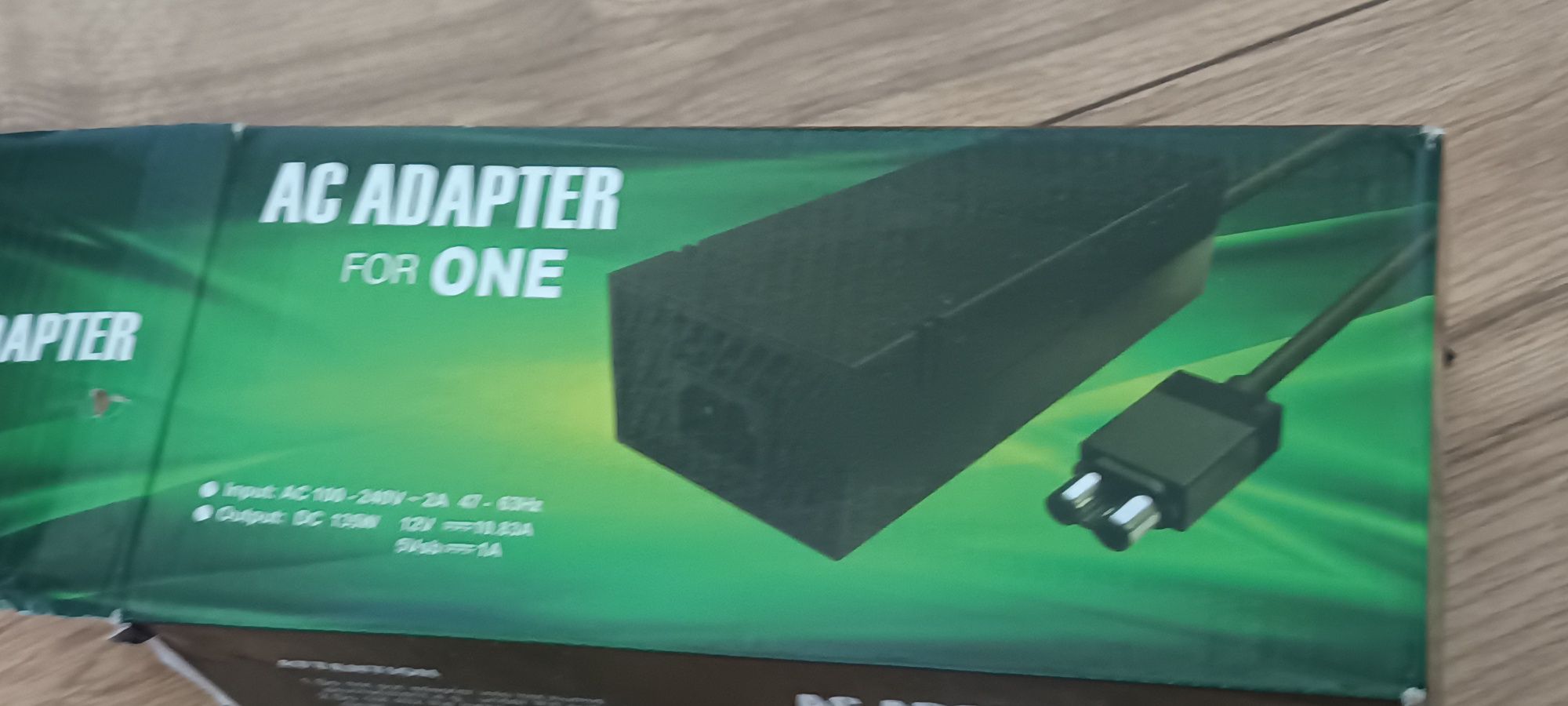 Zasilacz sieciowy do konsoli Microsoft Xbox One.