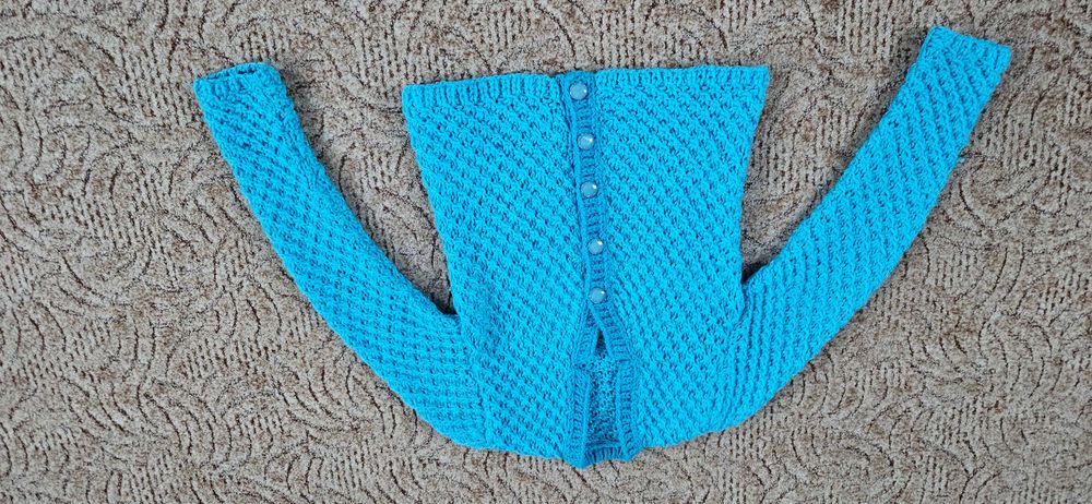 Sweter w kolorze turkusowym.  ręcznie robiony na drutach