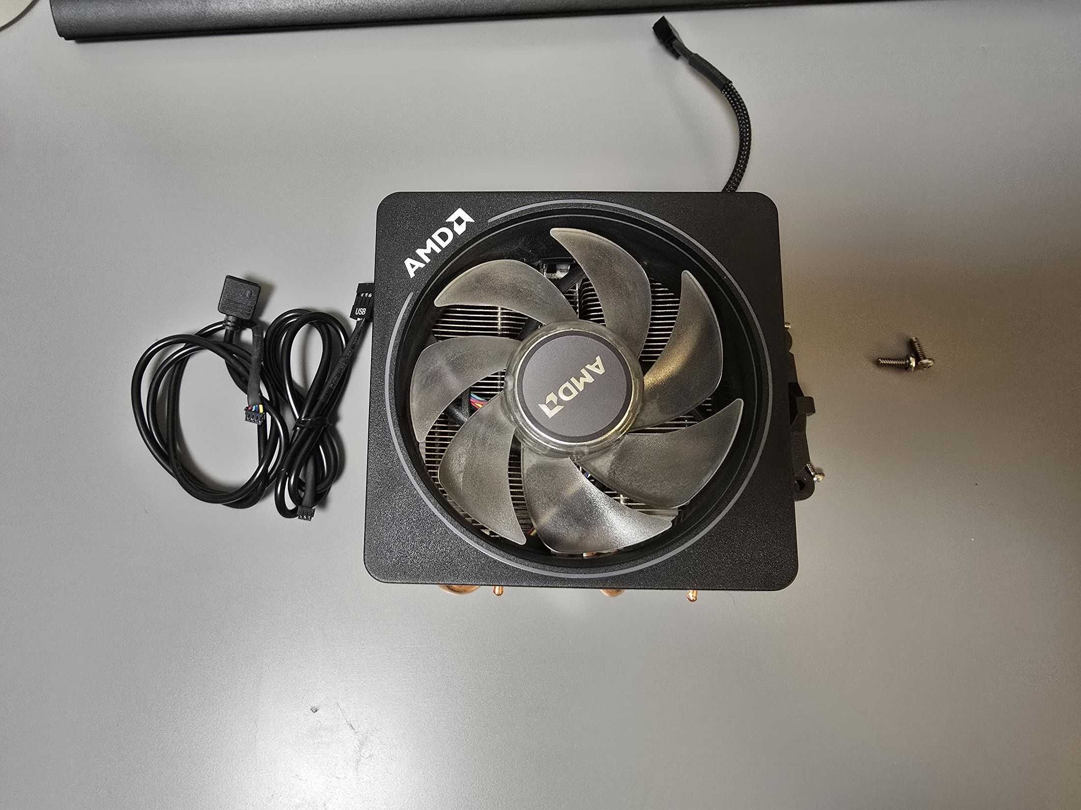 AMD Ryzen 7 2700X + oryginalne chłodzenie Wraith Prism