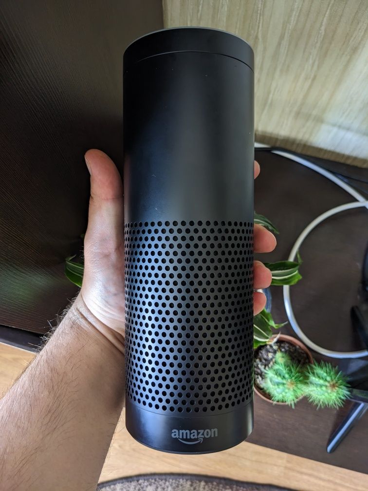Розумна колонка Amazon Alexa Echo Plus Black SK705DI. Розумний будинок