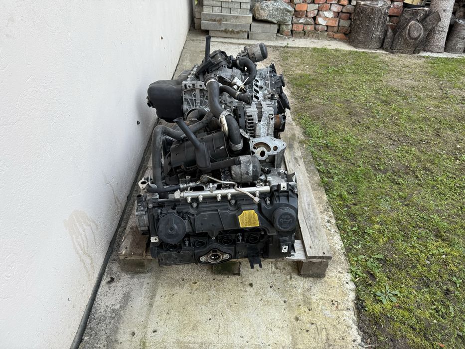 Sprzedam dwa kompletne silniki