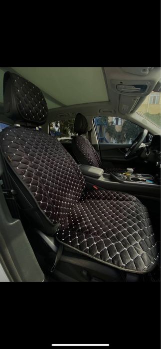 Універсальні чохли для сидінь в автомобілі