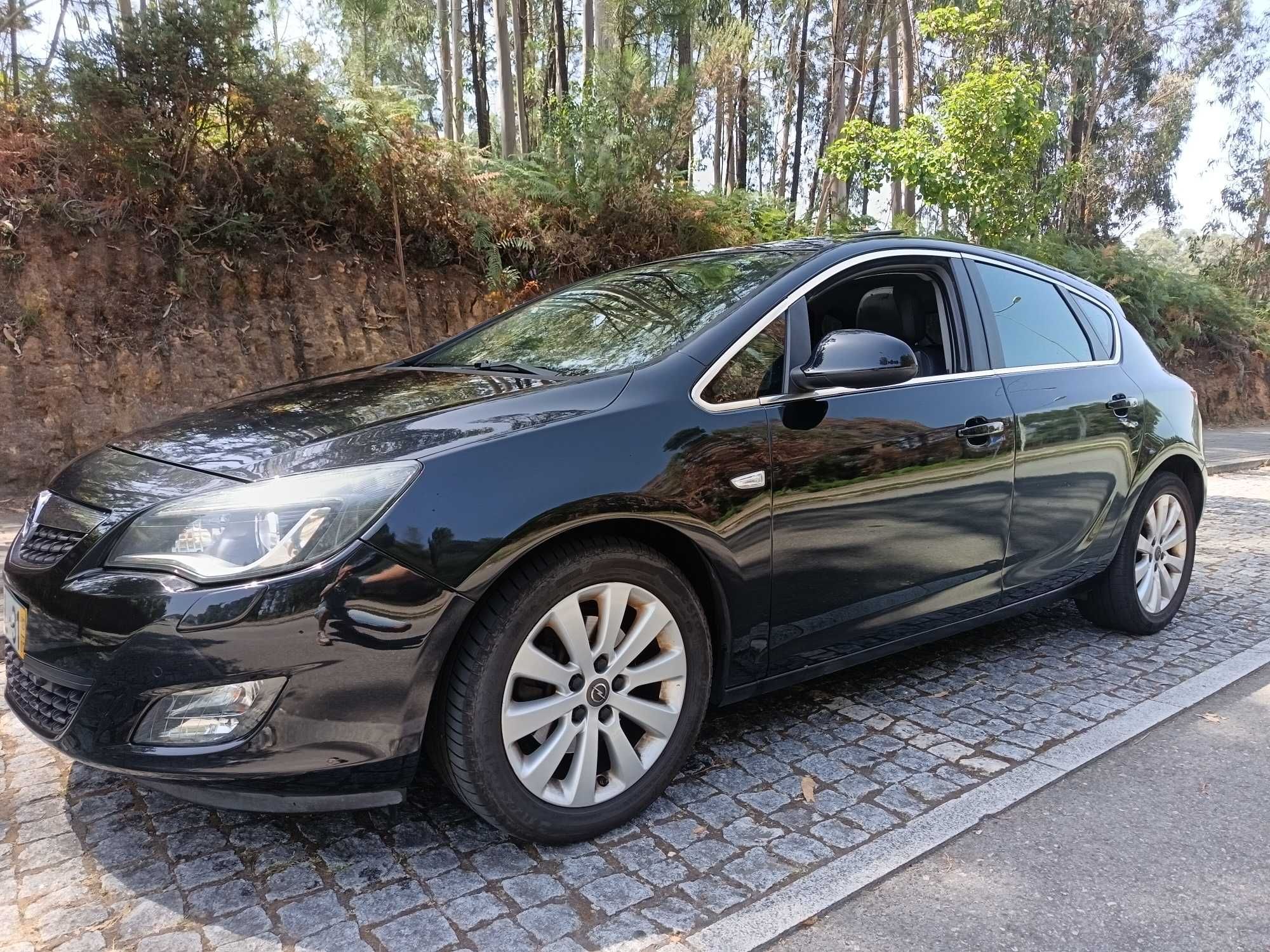 Opel Astra Cosmo Preto – Excelente Estado | Teto de Abrir |