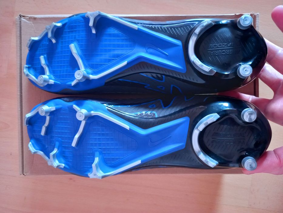 100% NOVO - Nike Mercurial Vapor Zoom 15 Academy FG / MG nr. 46

Nike