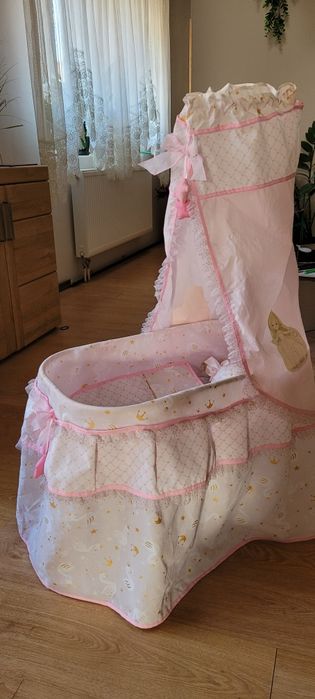 Łóżeczko dla lalek