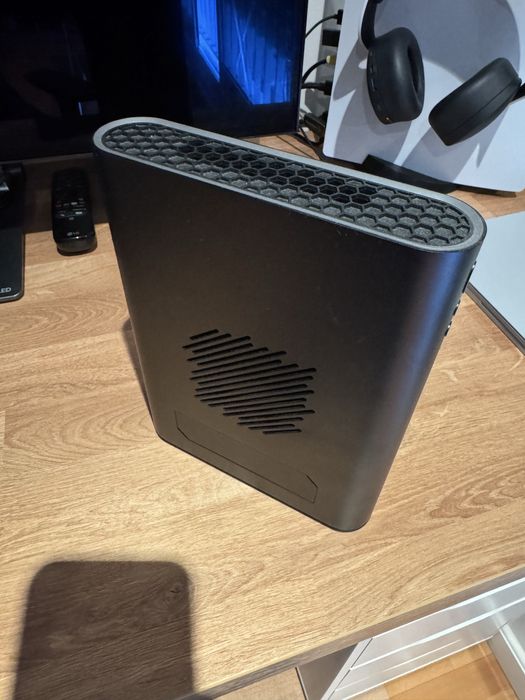 ONEXGPU 2 eGPU (AMD Radeon RX 7800M)