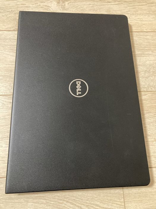 Dell Vostro 15 3568 - Core i3-7130U, 8GB DDR4, SSD 128GB, Fingerprint