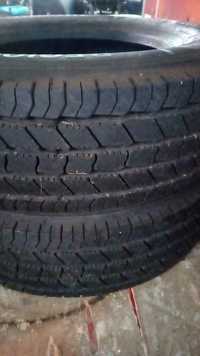 2 pneus novos goodride 205/75R17.5