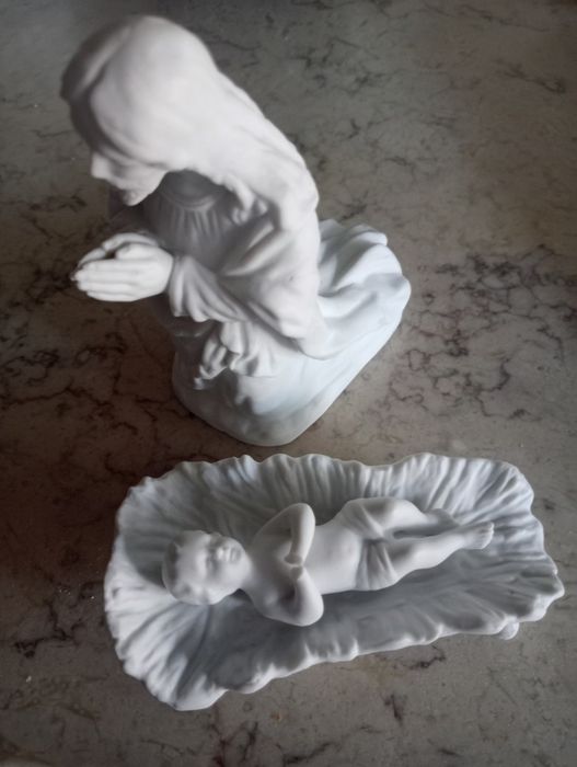 Duas peças em biskuit Natal