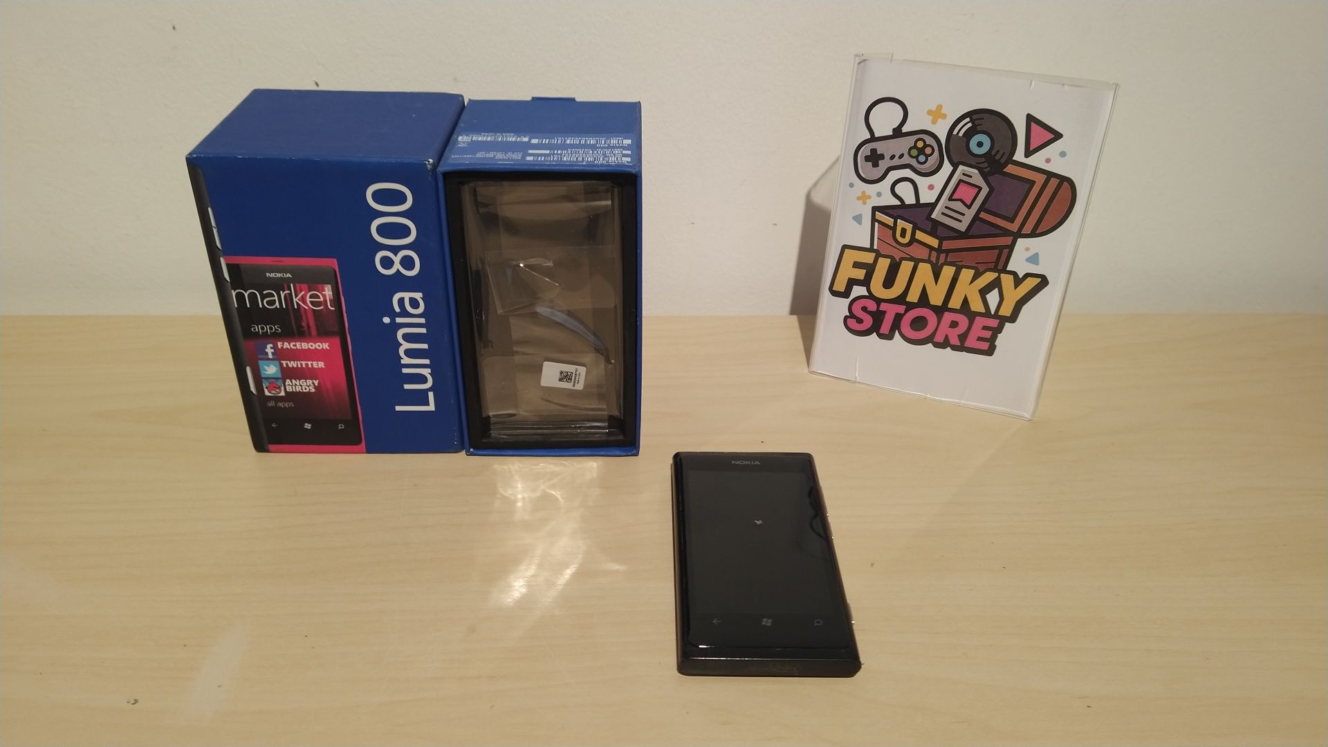 Nokia Lumia 800 com caixa original