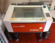 Markowy ploter laserowy Trotec Speedy 100R 80W + akcesoria, UPS, PC