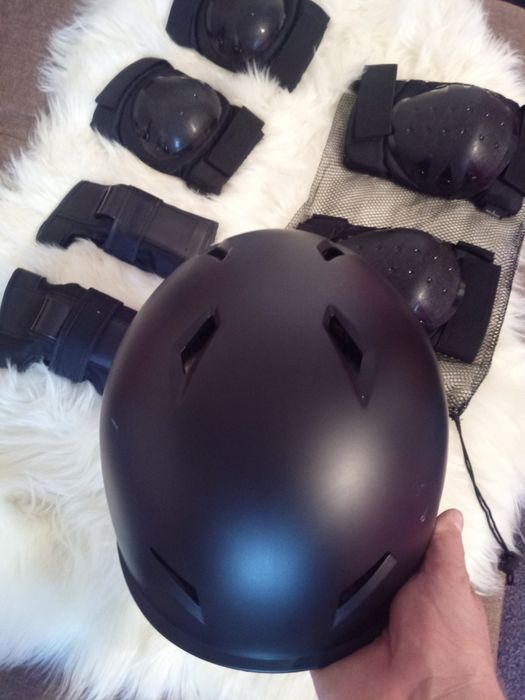 Kask rowerowy rozmiar L + zestaw ochraniaczy