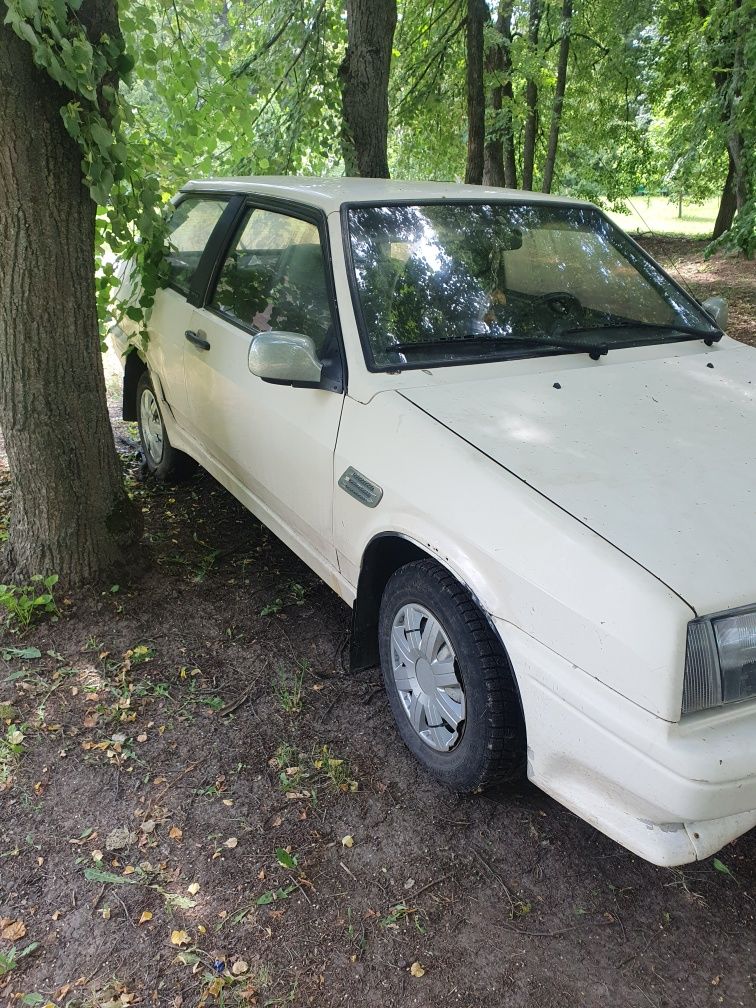 Автомобіль ВАЗ 21083