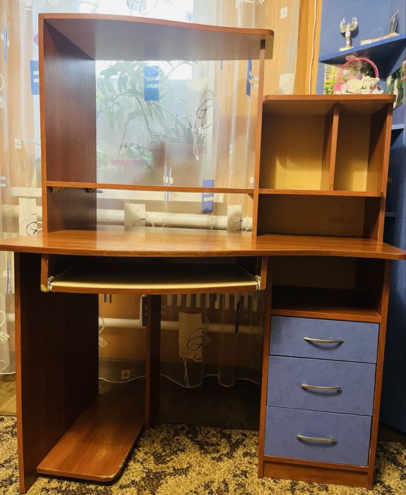 комп'ютерний стіл (б/у)