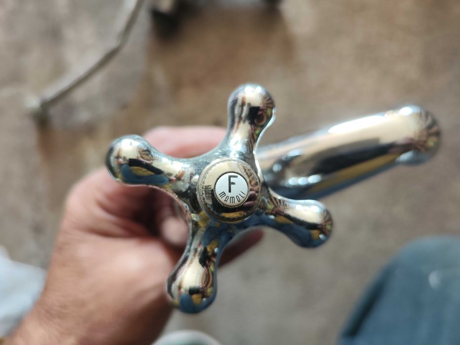 Vendo torneiras de casa de banho da Mamoli