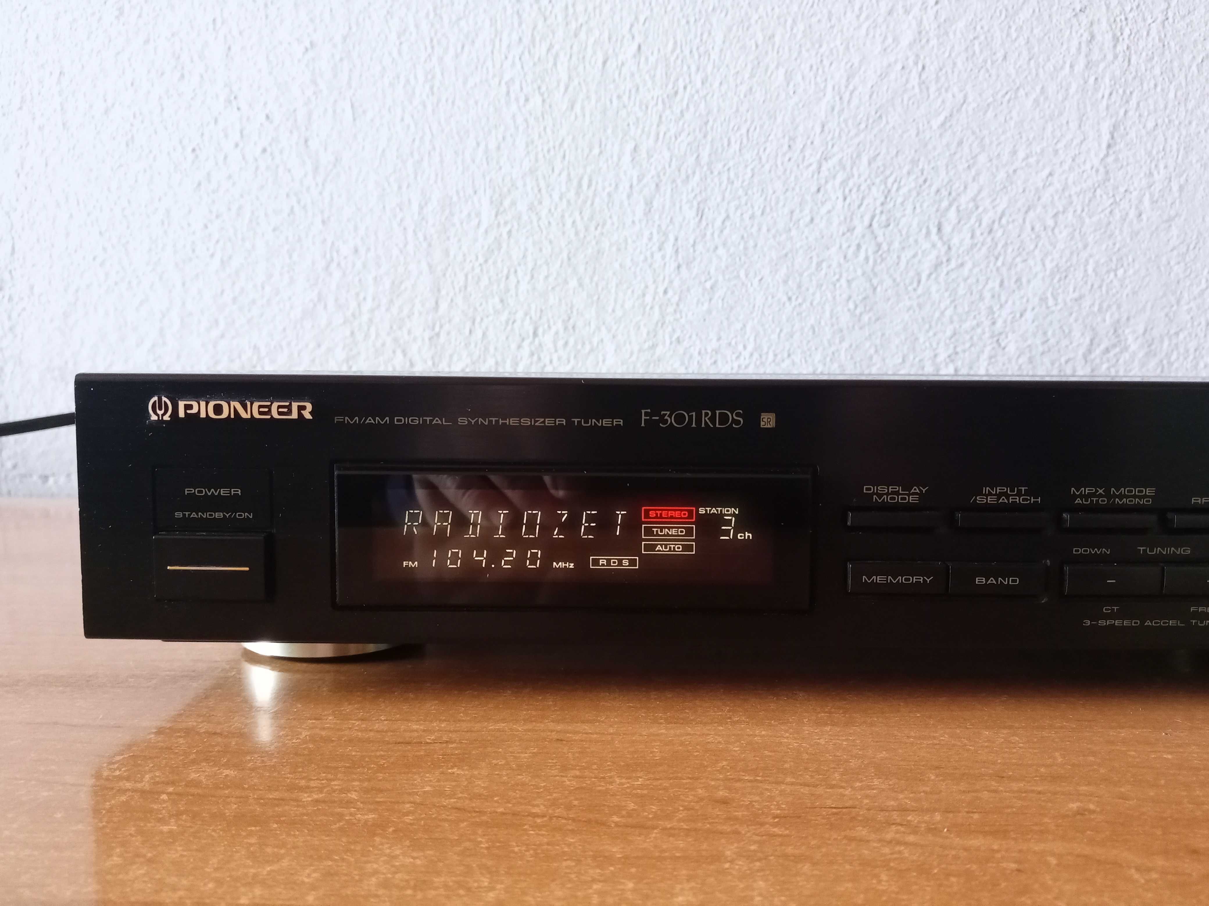 Pioneer F-301RDS tuner radiowy