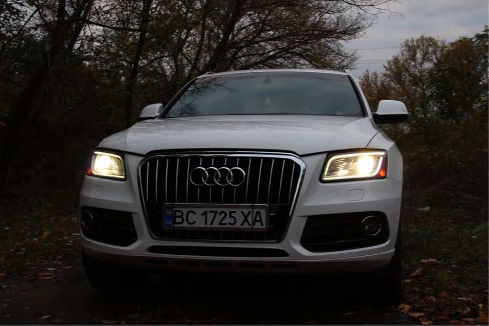 Ауді Q5  premium plus 2016 року