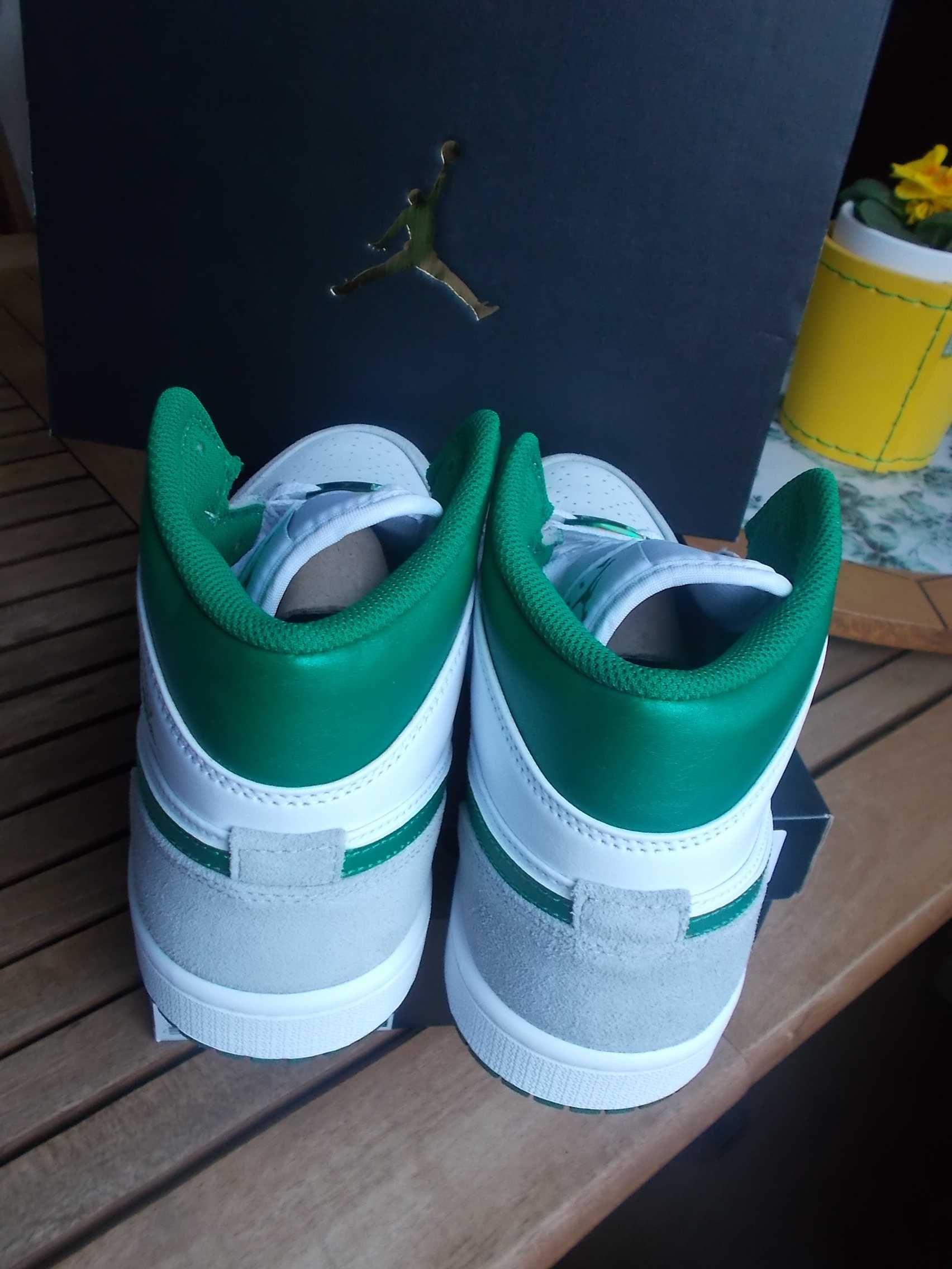 (r. Eur 40,5 i 40) Nike JORDAN 1 Mid SE Grey Green DC7294,-103