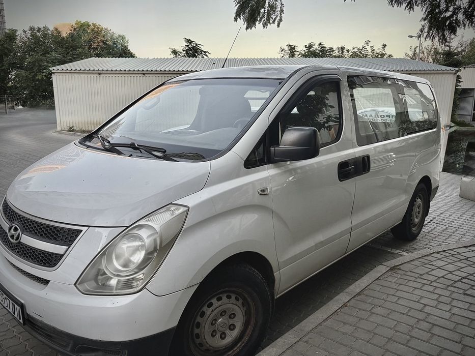 Микроавтобус Hyundai H1