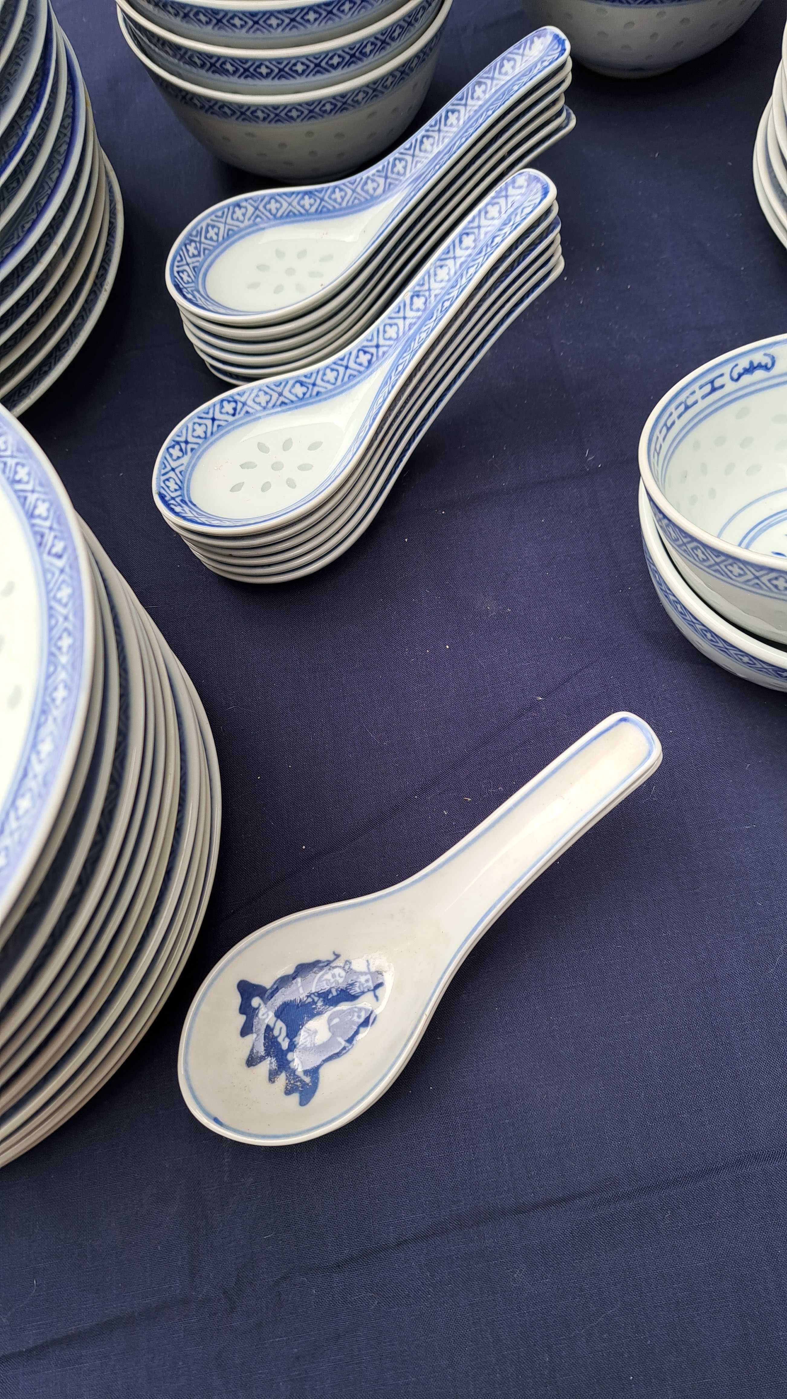 Duży porcelanowy serwis obiadowy “ryżowy” z Chin