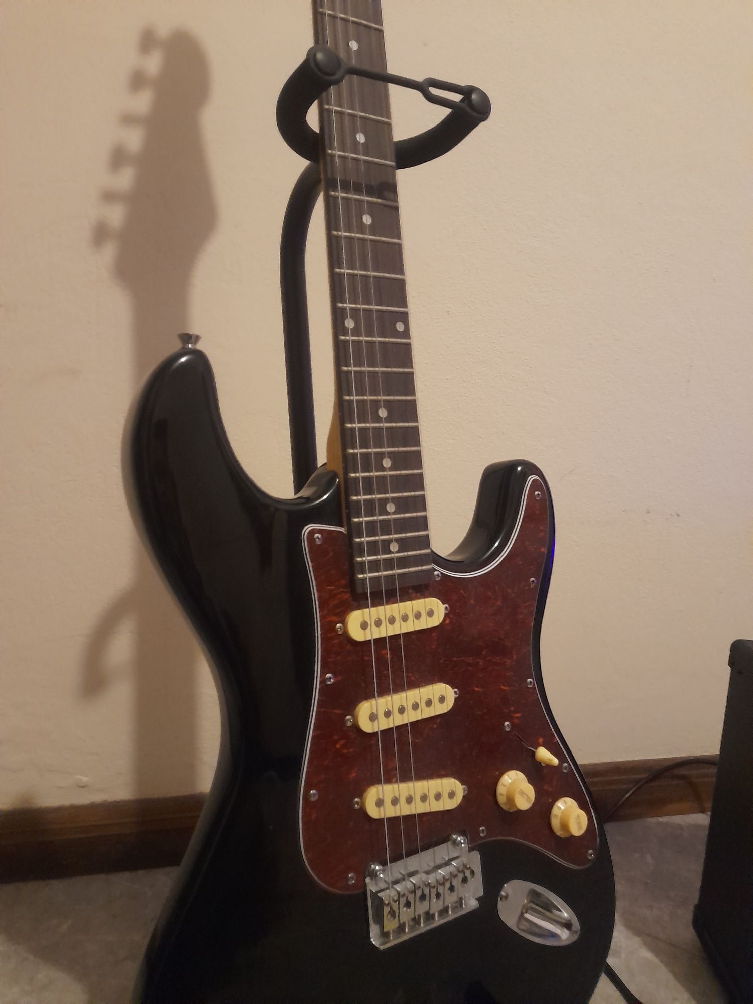 Guitarra Elétrica com Amp e acessórios