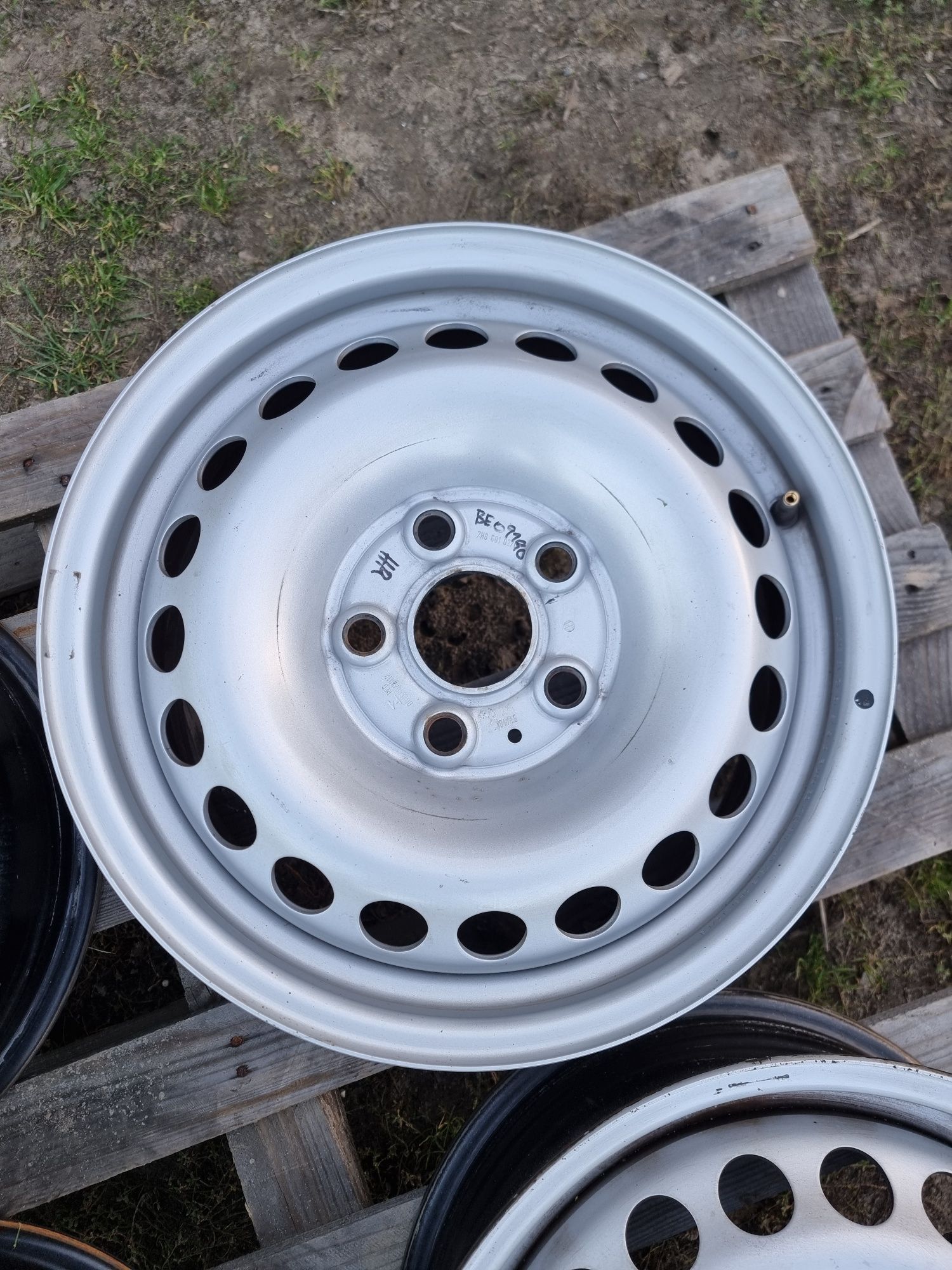 4x Felgi stalowe wzmacniane oryginalne Vw T5,T6 5x120 16"
