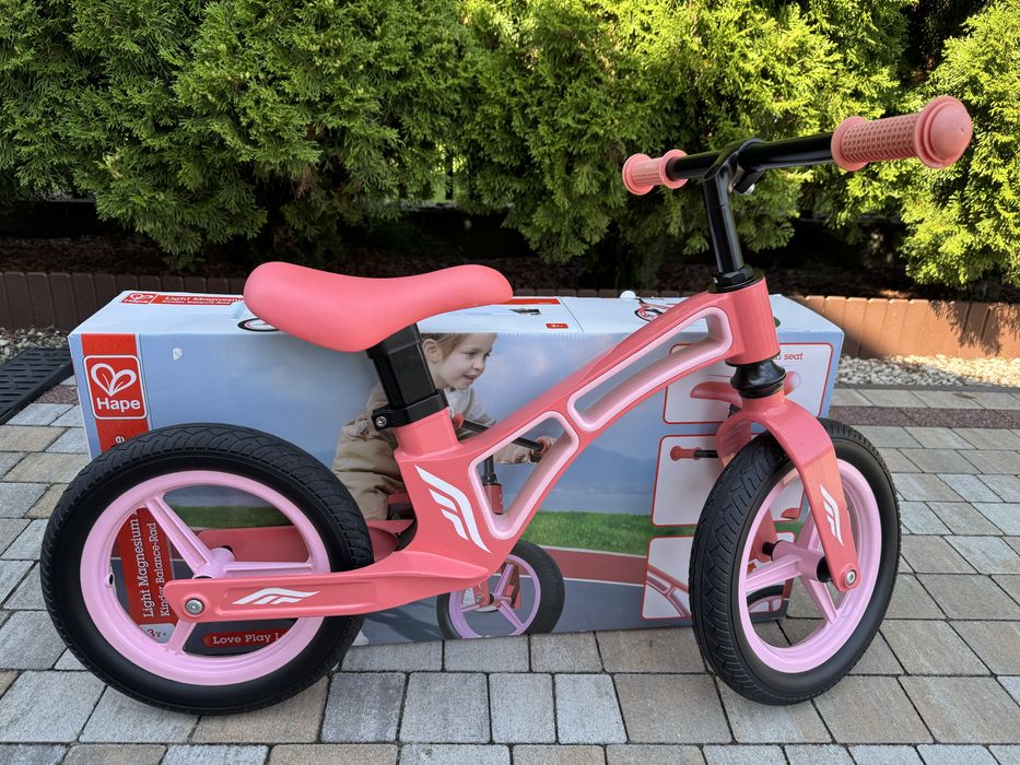 Rowerek biegowy Hape różowy