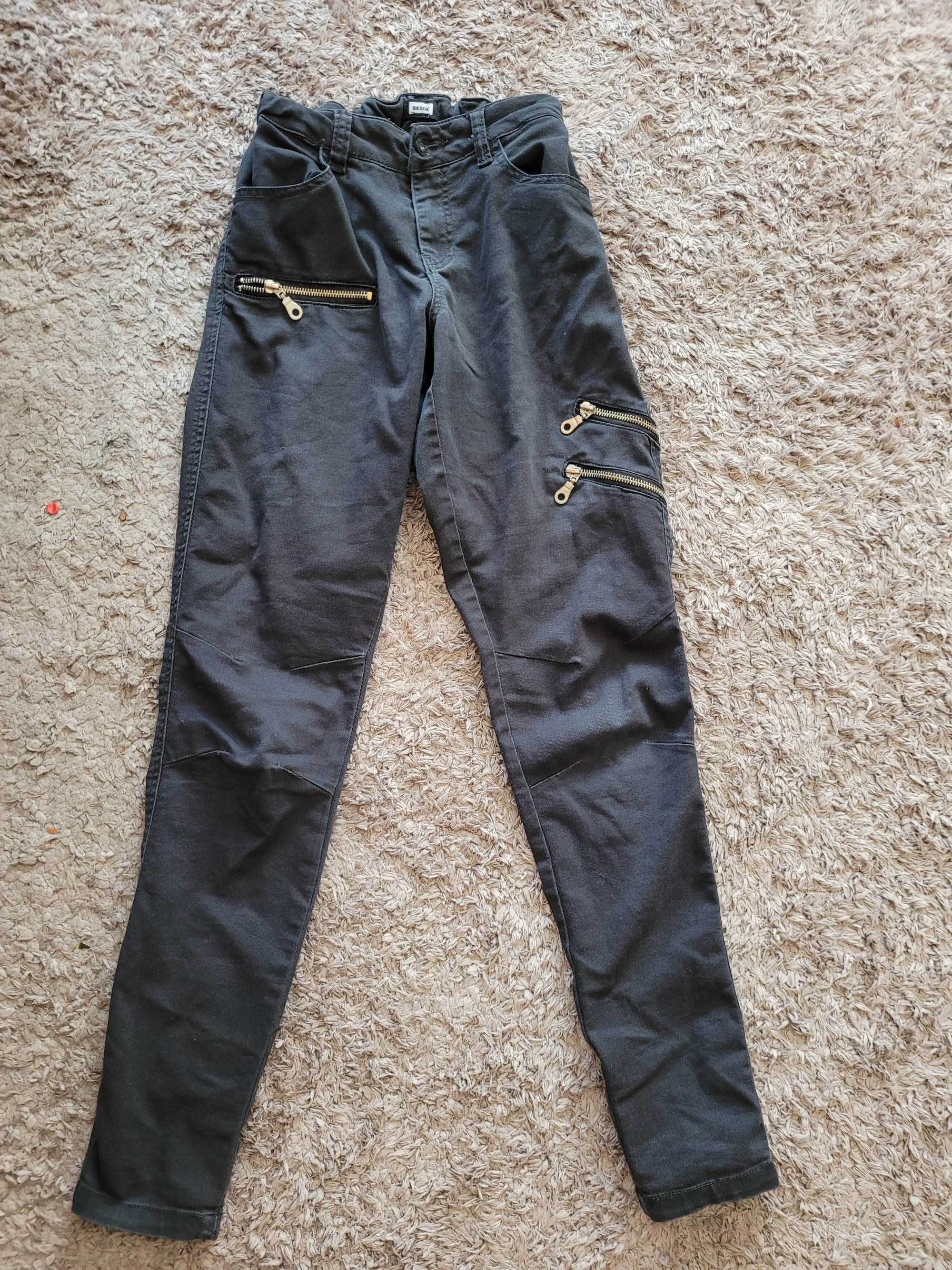 Czarne jeansy 146 cm