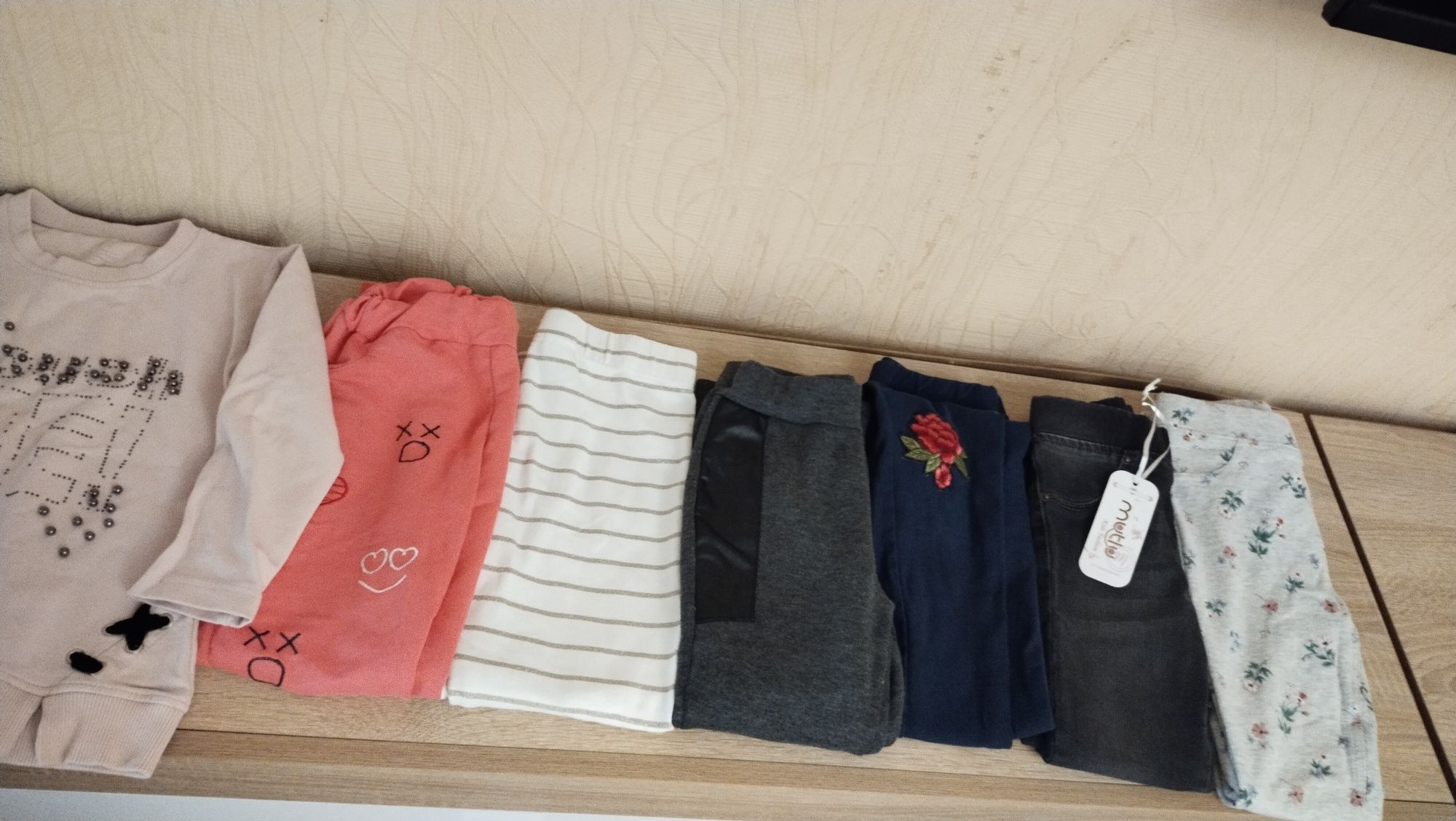 Пакет Штанов теплые для девочки на 5-6лет 116-122см  джинсы брюки