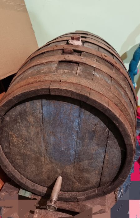 Продам дубовую бочку 90 л