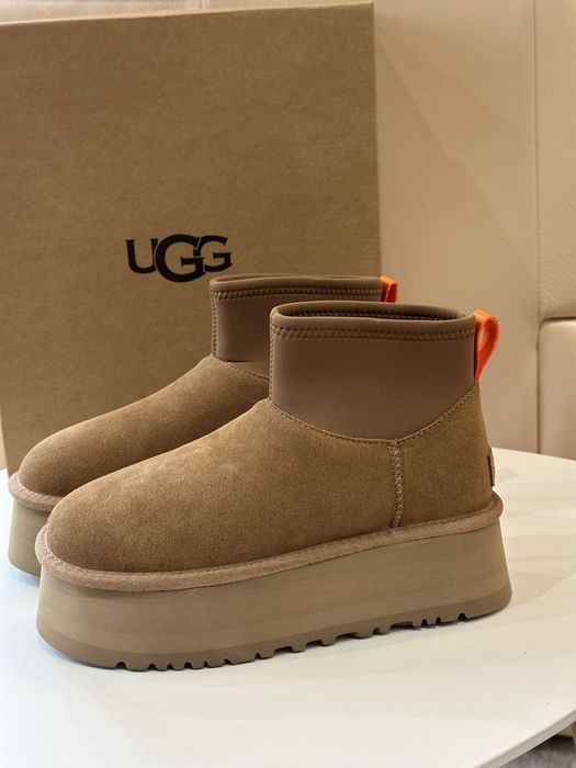 В наявності угги уггі Ugg Dipper Mini повністю натуральні