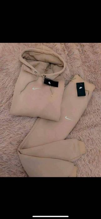 Dres Nike damski beżowy