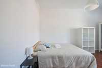 142712 - Quarto com cama de casal em apartamento renovado