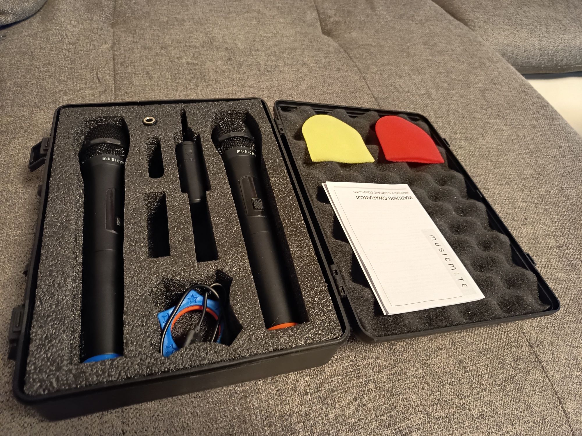 Mikrofony bezprzewodowe z etui