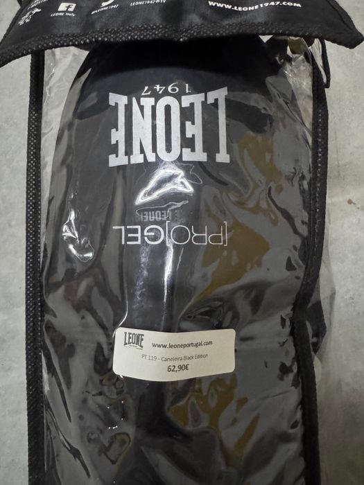 Luvas e caneleiras kickbox