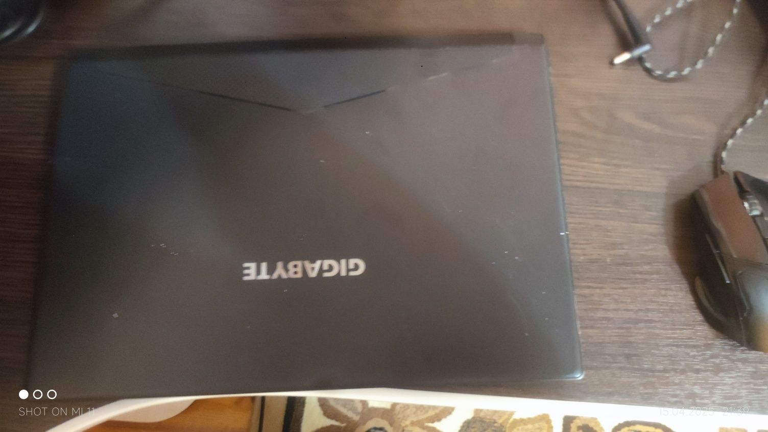 Gigabyte aero 15, RTX 2070 8gb,144hz, 16gb ram ddr4, ssd512 M2,