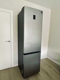 Холодильник Samsung No Frost RB38T676FSA