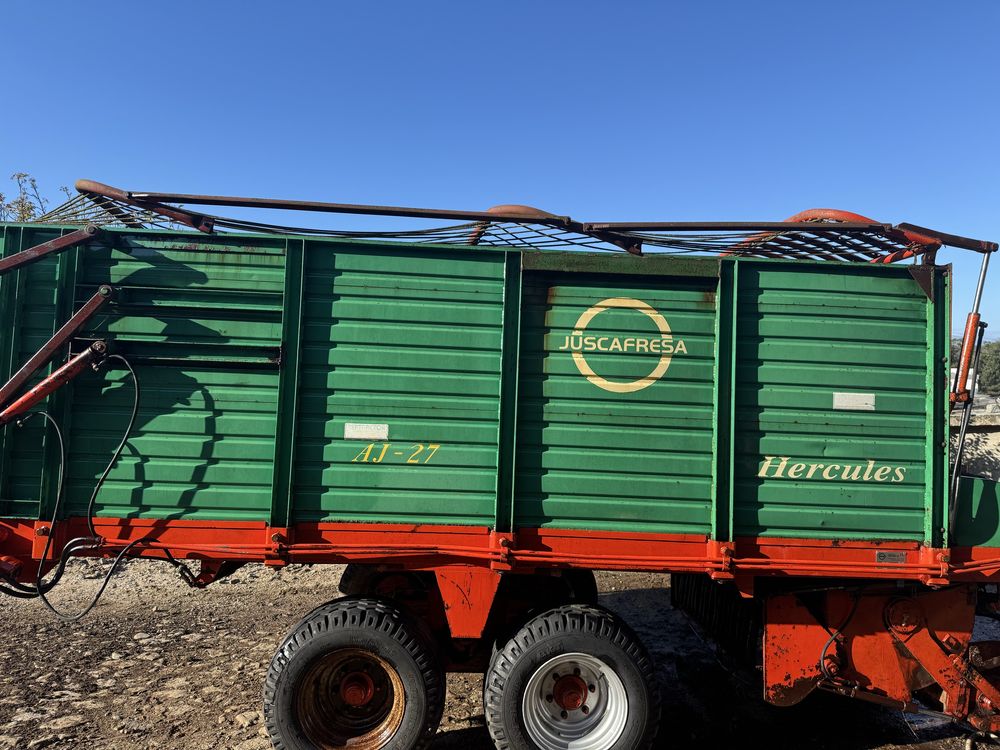 Autocarregante forrageiro Juscafresa AJ-27