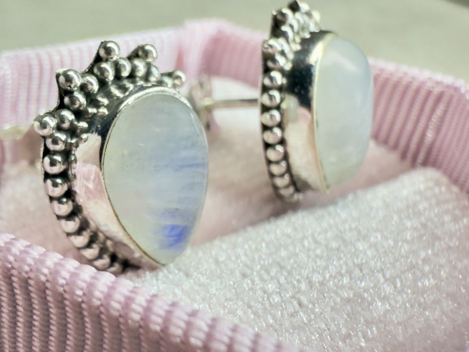 Срібні пусети 925-ї проби з місячним каменем