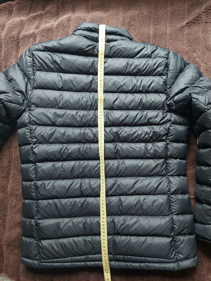 Куртка пуховик фірми adidas оригінал 

Розмір:  М

Буде комфортна на р