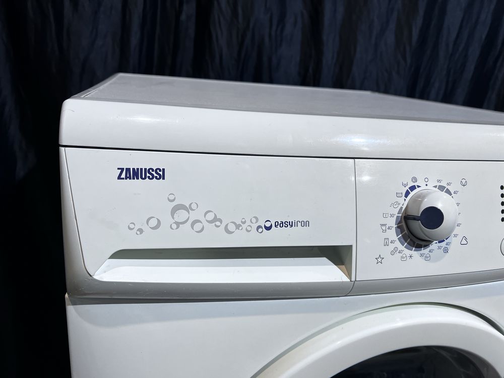 Огромная 7 кг 1000 об стиральная машина ZANUSSI. Доставка бесплатно