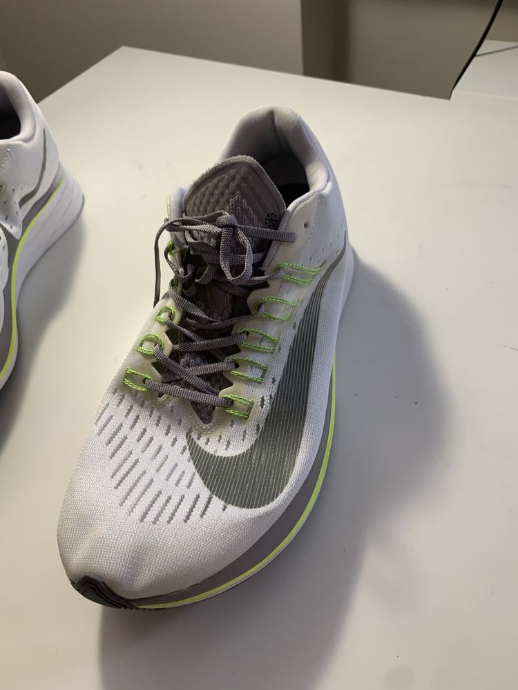 Бігові кросівки Nike оригінал zoom fly 880848-101