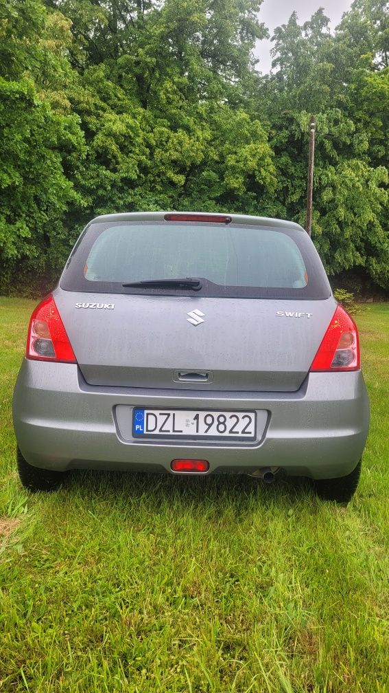 Suzuki Swift  1.3B 2009/10 Niski przebieg