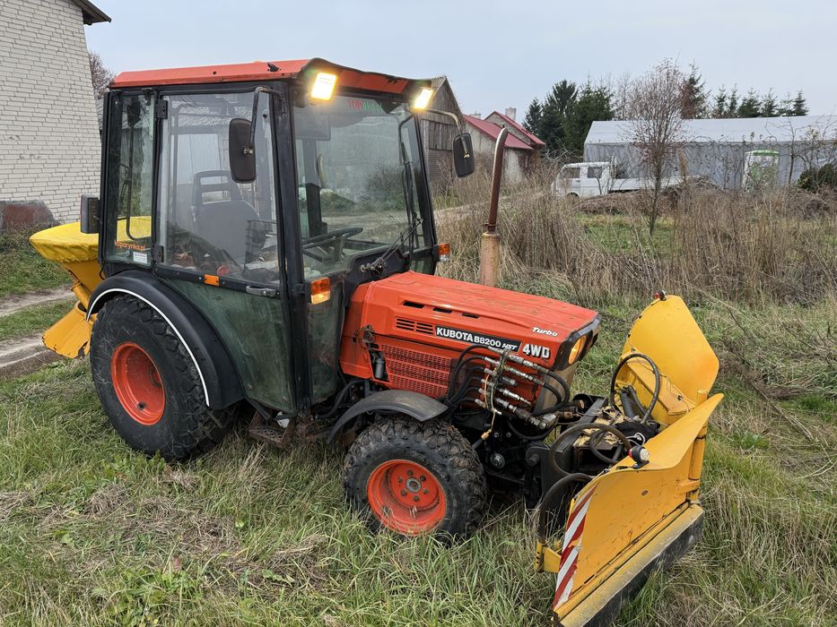 Ciagnik komunalny 4x4 osprzet zimowy akcja zima
